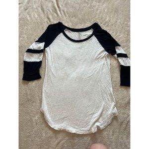 Color Thread Women’s Top Size Medium White
